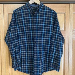 Roundtree & Yorke Casual Button Up Shirt